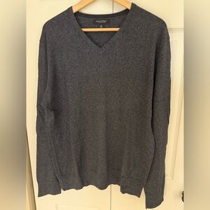 Banana Republic Charcoal V-Neck M